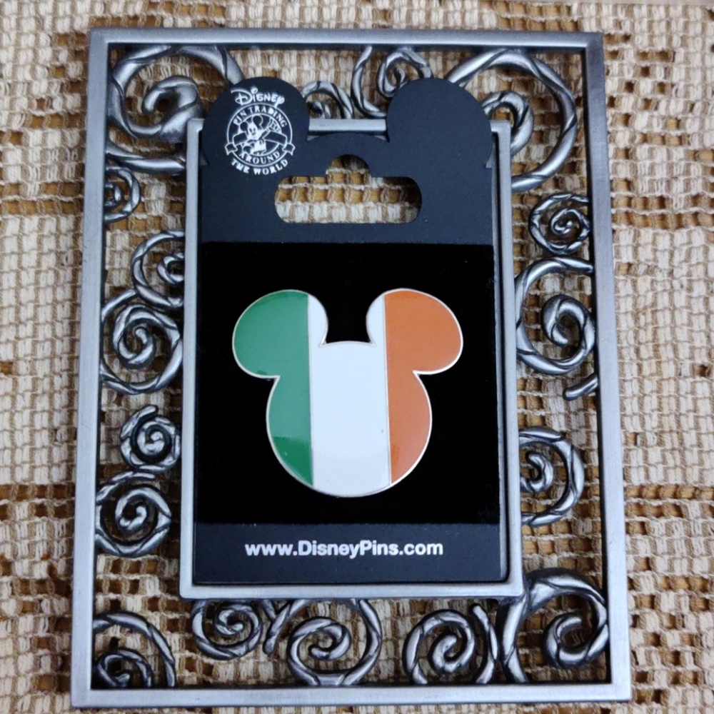 Disney Pin Mickey Head Ireland Flag